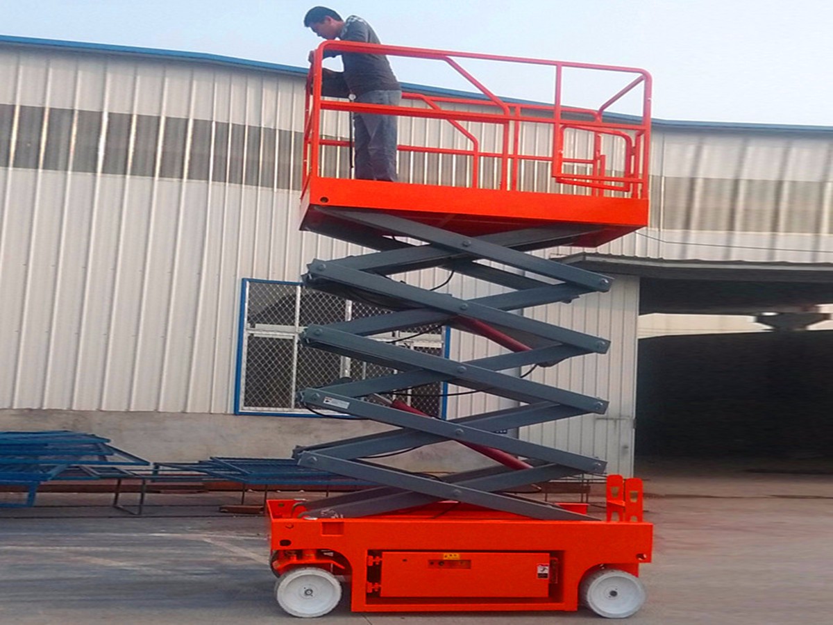 自行走升降機.jpg 自行走升降機.jpg