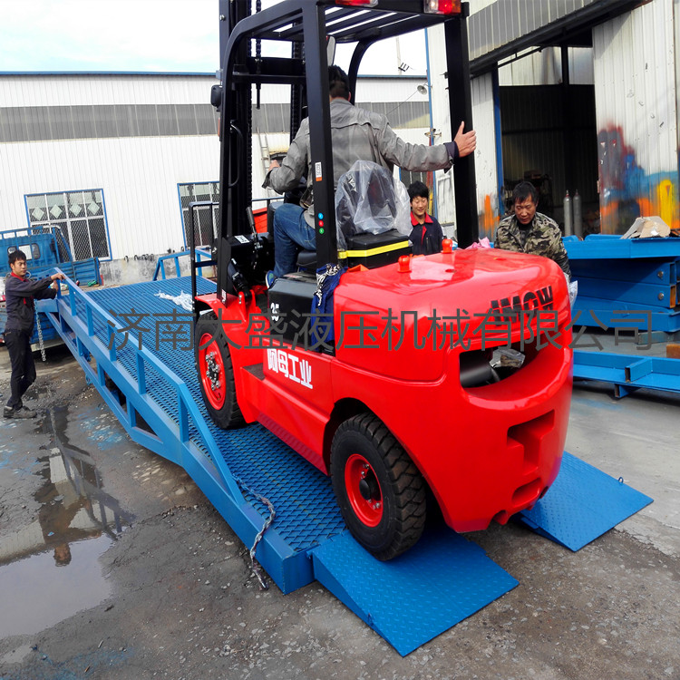 1478485259169648.jpg 升降機(jī)