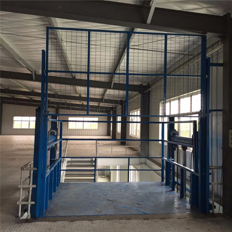 導(dǎo)軌鏈條式升降貨梯 導(dǎo)軌鏈條式升降貨梯