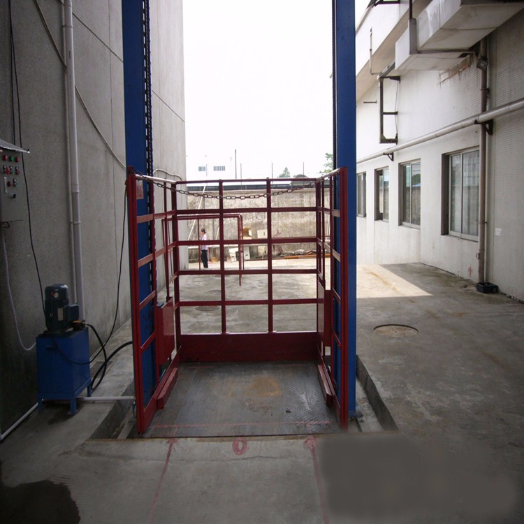 導(dǎo)軌鏈條式升降貨梯 導(dǎo)軌鏈條式升降貨梯